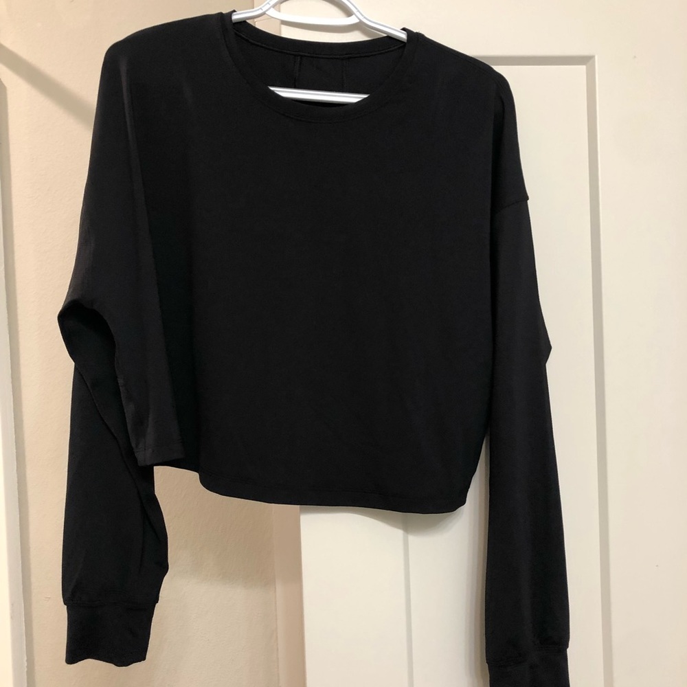 Lululemon Black Long Sleeve Crop